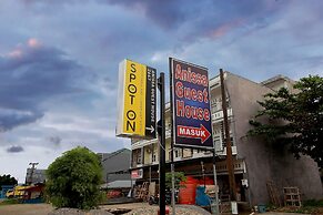 OYO 2647 Anissa Guest House