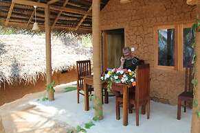 Sea View Clay House Dikwella