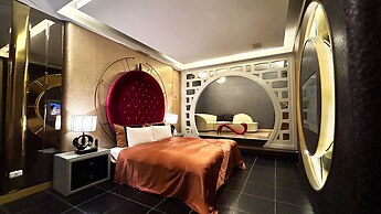 Shining Motel