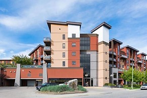 Upper Floor w/ Courtyard View #550
