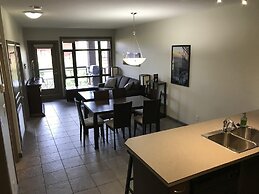 Upper Floor w/ Courtyard View #550