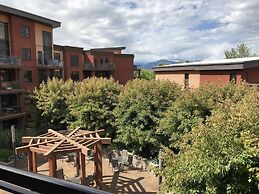 Upper Floor w/ Courtyard View #550