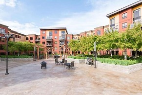 Upper Floor w/ Courtyard View #550