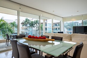 Elements 215 2 Bedroom Condo by RedAwning