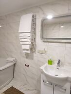 Smart House Hotel