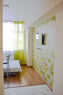 Smart House Hotel