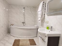 Smart House Hotel