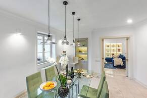 President Mezonet Apartment