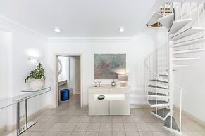 President Mezonet Apartment