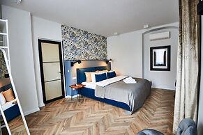 Metropole Apartments Royal Residence