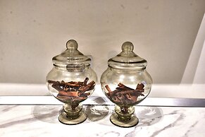 Metropole Apartments Royal Residence