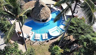 Hotel Ashly Loma Larga