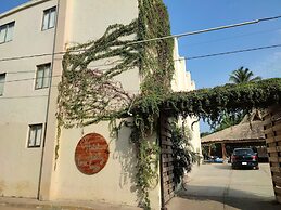 Hotel Ashly Loma Larga