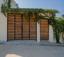 Hotel Ashly Loma Larga