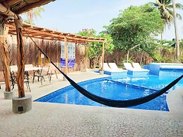 Hotel Ashly Loma Larga