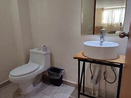 Hotel Ashly Loma Larga