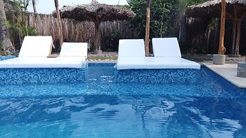 Hotel Ashly Loma Larga