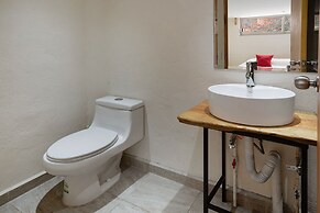 Hotel Ashly Loma Larga