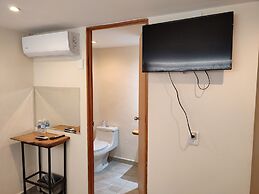 Hotel Ashly Loma Larga