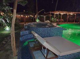 Hotel Ashly Loma Larga