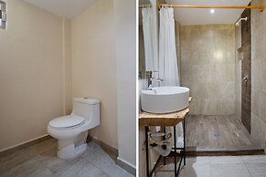 Hotel Ashly Loma Larga