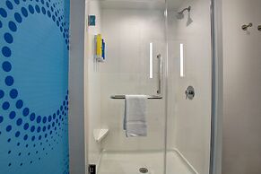 Tru by Hilton Alcoa Knoxville Airport