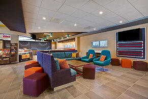 Tru by Hilton Alcoa Knoxville Airport