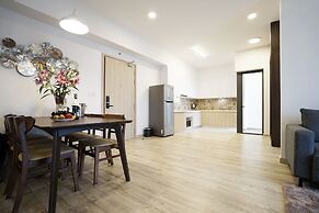 The First Stay Hotel