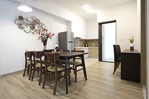 The First Stay Hotel