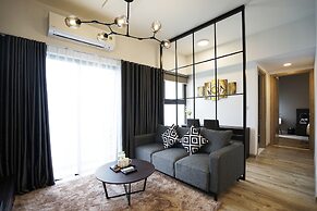 The First Stay Hotel