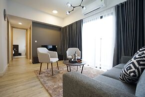 The First Stay Hotel