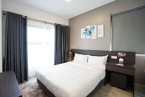 The First Stay Hotel