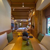 Floral Hotel · Nameiju Lijiang