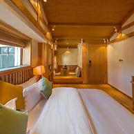 Floral Hotel · Nameiju Lijiang