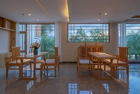 Floral Hotel · Nameiju Lijiang