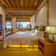 Floral Hotel · Nameiju Lijiang