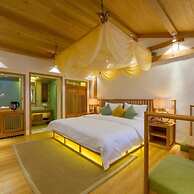 Floral Hotel · Nameiju Lijiang