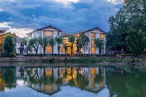 Floral Hotel · Nameiju Lijiang