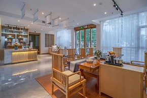 Floral Hotel · Nameiju Lijiang