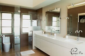 12 Bedroom Luxury Twin Sea View Villas Angthong