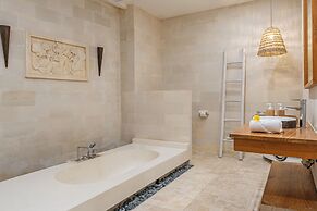 Luxury Villa K Central Seminyak