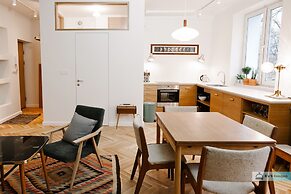 Warsaw Concierge Saska Studio