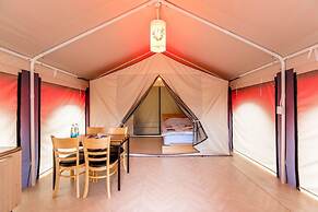 Four Seasons leisure town - Glamping