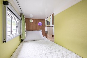 Four Seasons leisure town - Glamping