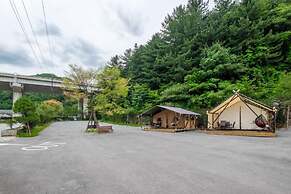 Four Seasons leisure town - Glamping