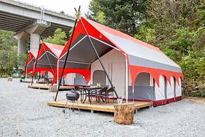 Four Seasons leisure town - Glamping