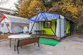 Four Seasons leisure town - Glamping