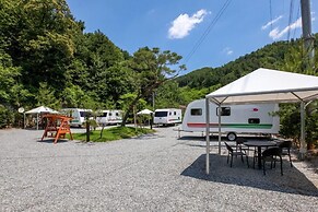 Four Seasons leisure town - Glamping