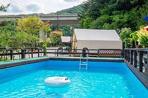 Four Seasons leisure town - Glamping