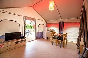 Four Seasons leisure town - Glamping